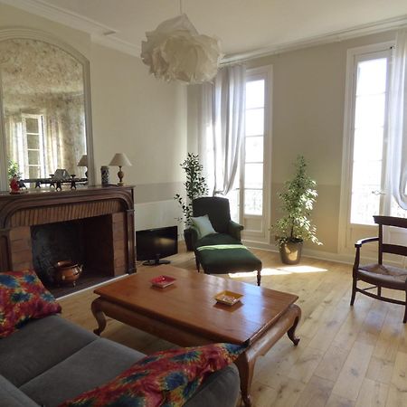 Roussy Nimes Romaine Esterno foto