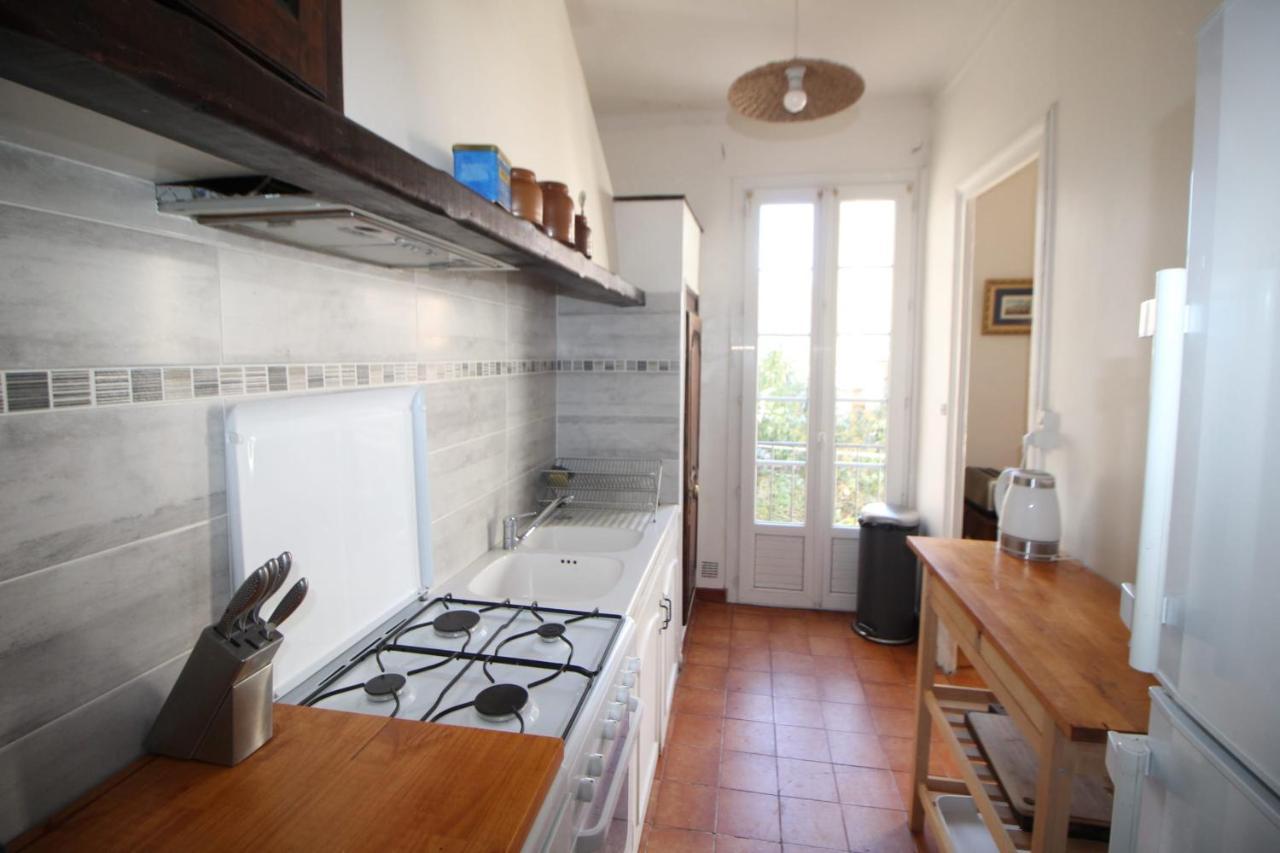 Roussy Nimes Romaine Esterno foto